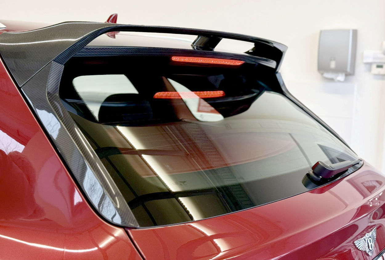 Bentley Bentayga Baujahr 2018 Rückleuchten Test