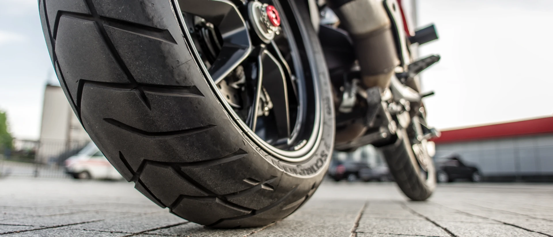 Motorrad Reifen mit Fabrikatsbindung