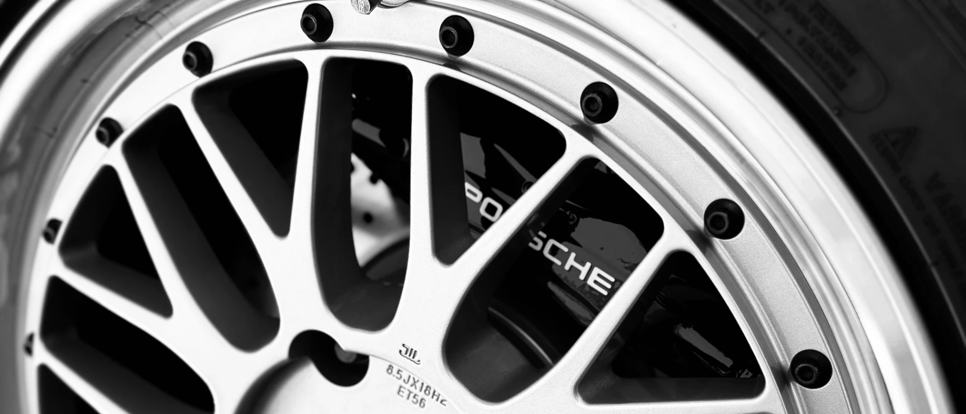 Räder und Reifen mit Bereifung